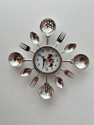 Часы для кухни (пластик) 25х25см